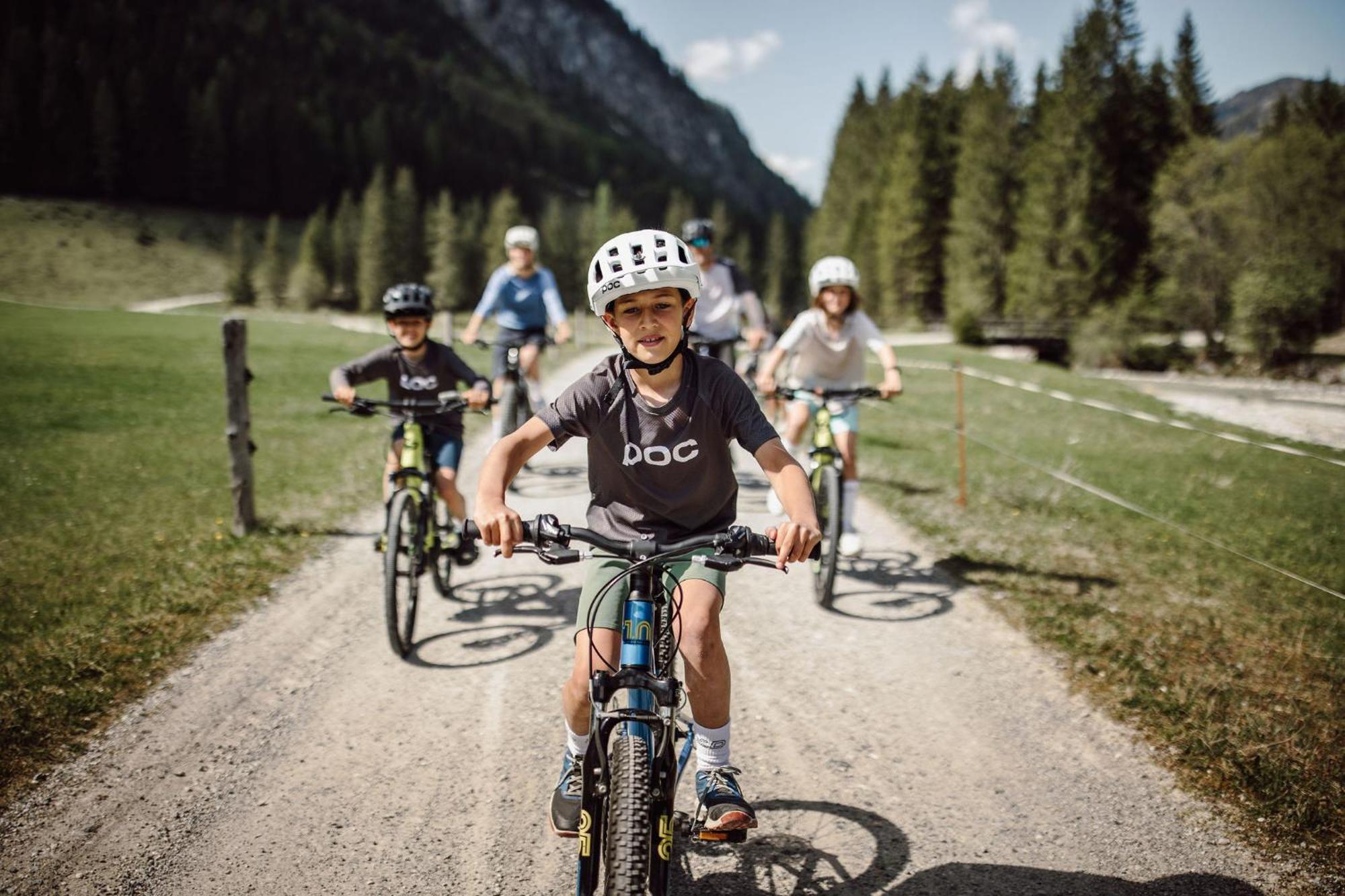 Dips&Drops - The First Bike And Ski Hub Flachau Exteriér fotografie